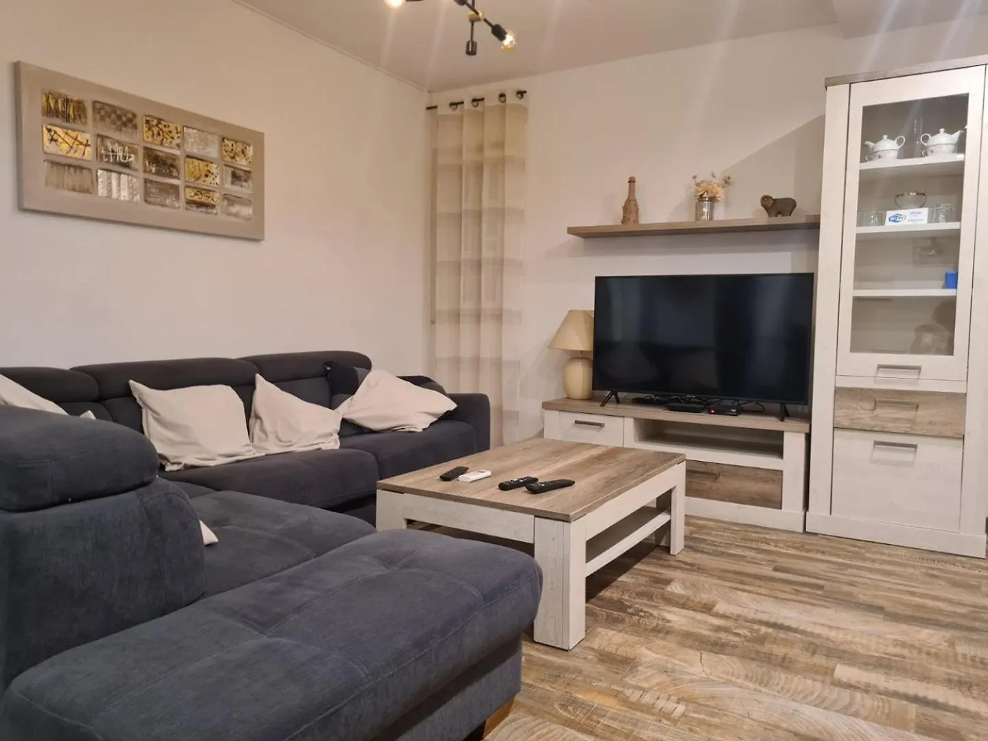 Apartments Sain With Garden Terrace Near The Beach 波雷奇 克罗地亚